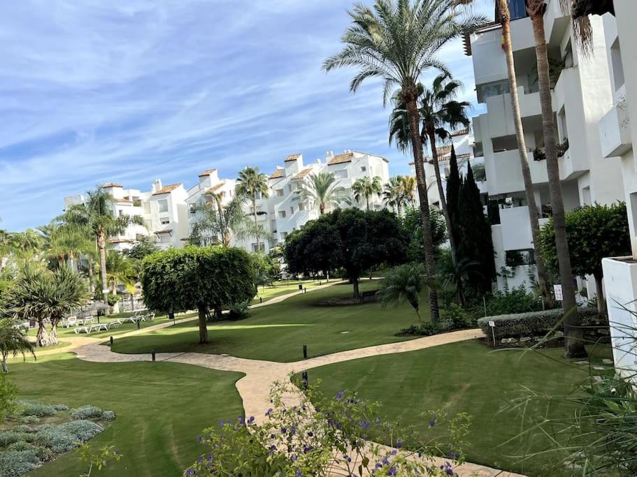 Costalita Beach Apartamento En Estepona Exterior photo
